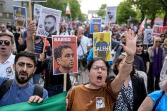 Sting i Coldplay traže oslobađanje iranskog repera osuđenog na smrt Sting i Coldplay traže oslobađanje iranskog repera osuđenog na smrt