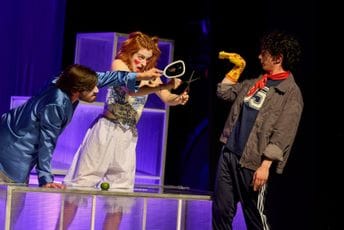 Kako je to biti dijete: "Slučaj slomljene vaze" sjutra premijerno pred podgoričkim mališanima (VIDEO) Kako je to biti dijete: "Slučaj slomljene vaze" sjutra premijerno pred podgoričkim mališanima (VIDEO)