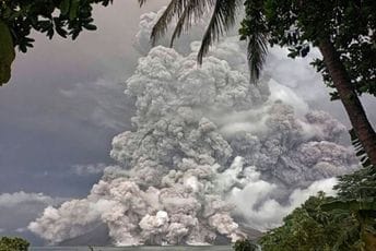 Nova erupcija vulkana Ibu: Izbacio pepeo na visinu od pet kilometara