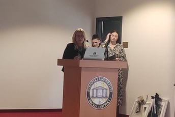 Vučković uručena Zlatna plaketa na međunarodnom naučnom skupu u Brčkom Vučković uručena Zlatna plaketa na međunarodnom naučnom skupu u Brčkom