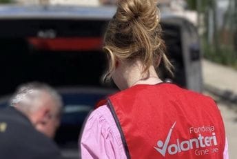 Volonteri podijelili 105 paketa paketa pomoći za socijalno ugrožene iz Nikšića, Šavnika, Podgorice i Bara Volonteri podijelili 105 paketa paketa pomoći za socijalno ugrožene iz Nikšića, Šavnika, Podgorice i Bara