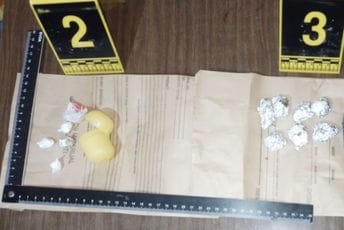 Uhapšen mladić iz Bijelog Polja, kod njega pronađeni kokain i marihuana Uhapšen mladić iz Bijelog Polja, kod njega pronađeni kokain i marihuana