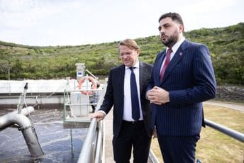 Varhelji obišao ključne energetske i ekološke projekte finansirane sredstvima EU Varhelji obišao ključne energetske i ekološke projekte finansirane sredstvima EU
