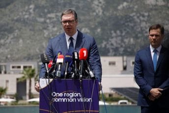 Vučić Crnoj Gori: Bijete nas po glavi i tjerate nas da kažemo da nam je lijepo
