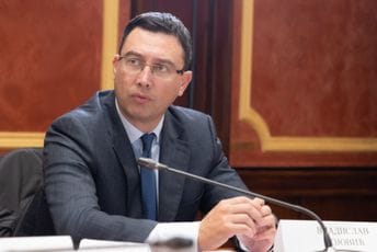 Bojović: Vlada da zabrani ulazak Grlić Radmanu u Crnu Goru