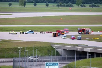 Klimatski aktivisti blokirali piste Minhenskog aerodroma