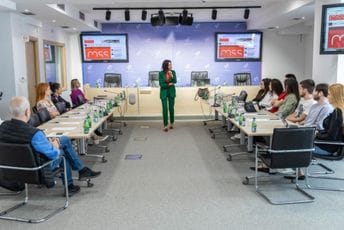 Mladi novinari etički da izvještavaju, budu medijski pismeni i razumiju medijsku regulativu Mladi novinari etički da izvještavaju, budu medijski pismeni i razumiju medijsku regulativu