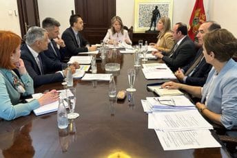 Izvještaj CBCG: U prvom kvartalu manje turista nego prošle godine, registrovano ubrzanje inflacije i rast cijena Izvještaj CBCG: U prvom kvartalu manje turista nego prošle godine, registrovano ubrzanje inflacije i rast cijena