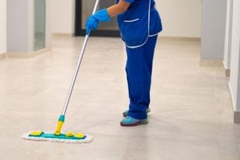 Hrvatska: Čistačica lažirala papire pa godinama radila kao informatički referent Hrvatska: Čistačica lažirala papire pa godinama radila kao informatički referent