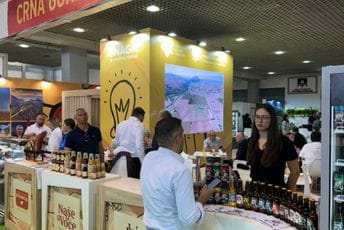 PKCG: Crnogorski proizvođači na Sajmu poljoprivrede ostvarili zaista zavidan uspjeh, osvojili 164 nagrade i priznanja PKCG: Crnogorski proizvođači na Sajmu poljoprivrede ostvarili zaista zavidan uspjeh, osvojili 164 nagrade i priznanja