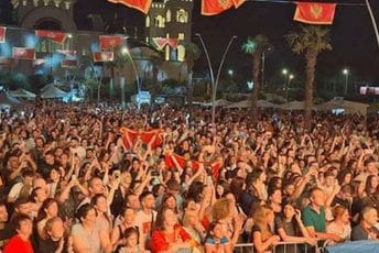 Krcato je i u Baru: U toku je Džibonijev koncert, prije toga nastupio i Perper Krcato je i u Baru: U toku je Džibonijev koncert, prije toga nastupio i Perper