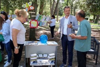 Eko umjetnost u pokretu: 200 mališana učestvovalo u Eko karnevalu u Njegoševom parku Eko umjetnost u pokretu: 200 mališana učestvovalo u Eko karnevalu u Njegoševom parku