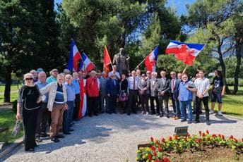 Predstavnici SOBNOR-a i antifašisti obilježili Dan mladosti: Danas živimo u vremenu kada je fašizam uzeo maha Predstavnici SOBNOR-a i antifašisti obilježili Dan mladosti: Danas živimo u vremenu kada je fašizam uzeo maha