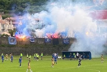 Povratak Bokelja: Navijači utakmicu pratili sa zidina stadiona, a po završetku uslijedilo veliko slavlje (FOTO)