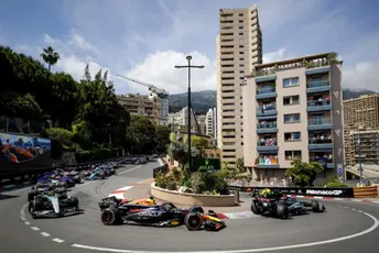 Monako: Lekler slavio, trku obilježio incident na startu