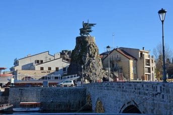 Još se ne zna kada će biti postavljena infrastruktura za parkinge u Virpazaru Još se ne zna kada će biti postavljena infrastruktura za parkinge u Virpazaru