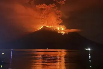 Nova erupcija vulkana Ibu u Indoneziji Nova erupcija vulkana Ibu u Indoneziji