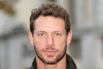 Glumac Džoni Vaktor ubijen u Los Anđelesu: Stradao pokušavajući da zaštiti koleginicu od lopova Glumac Džoni Vaktor ubijen u Los Anđelesu: Stradao pokušavajući da zaštiti koleginicu od lopova