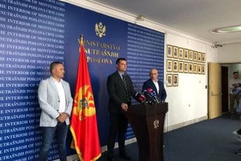 Koprivica: Uhapšena dva policijska službenika u Rožajama, osumnjičeni za primanje mita Koprivica: Uhapšena dva policijska službenika u Rožajama, osumnjičeni za primanje mita