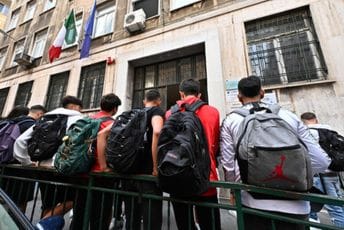 Odluka škole u Italiji zapanjila desnicu: Muslimani nijesu obavezni da čitaju Dantea