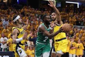 Boston Seltiksi slavili i u četvrtoj utakmici finalne serije na Istoku Boston Seltiksi slavili i u četvrtoj utakmici finalne serije na Istoku