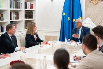 Mandić sa ekspertima ODIHR-a: Skupština mnogo napredovala u proteklih 20 godina Mandić sa ekspertima ODIHR-a: Skupština mnogo napredovala u proteklih 20 godina