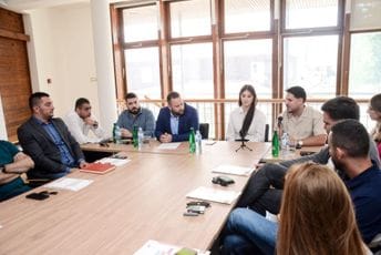 Mladi preduzetnici Kolašina predložili ukidanje lokalnih poreza: Tvrde da će to smanjiti raseljavanje i sivu ekonomiju