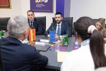 Živković: Aktuelna parlamentarna većina ne može uvesti Crnu Goru u EU