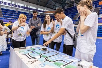 Na takmičenju robotike učestvovalo 350 osnovaca: Robotika sve popularnija među mladima Na takmičenju robotike učestvovalo 350 osnovaca: Robotika sve popularnija među mladima