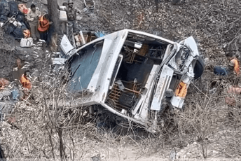 Autobuska nesreća u Indiji:  Najmanje 21 osoba stradala, povrijeđeno 69