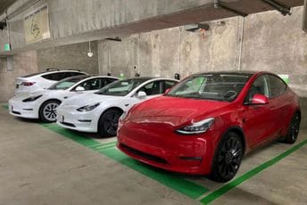 Tesla sa tržišta povlači više od 125.000 vozila