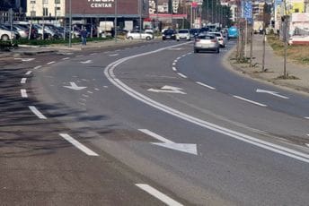 Drastičan porast uvoza pred zabranu Crne Gore za vozila starija od 15 godina Drastičan porast uvoza pred zabranu Crne Gore za vozila starija od 15 godina