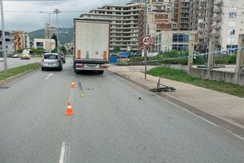 Bar: Kamionom udario vozača električnog trotineta, zadobio teške povrede Bar: Kamionom udario vozača električnog trotineta, zadobio teške povrede