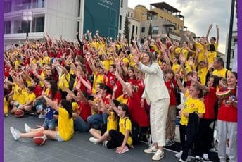 Mlade košarkašice se družile sa predsjednicom KSCG; Dubljević: Cilj je širenje svijesti o značaju košarke Mlade košarkašice se družile sa predsjednicom KSCG; Dubljević: Cilj je širenje svijesti o značaju košarke