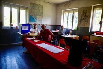 PES: DPS pripremao izbornu krađu; Nikolić: Sramne optužbe, naučite da gubite dostojanstveno PES: DPS pripremao izbornu krađu; Nikolić: Sramne optužbe, naučite da gubite dostojanstveno