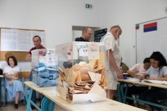 Srbija: SNS ima većinu u Beogradu, Novom Sadu, Subotici, Vučić proglasio pobjedu Srbija: SNS ima većinu u Beogradu, Novom Sadu, Subotici, Vučić proglasio pobjedu