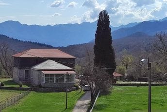 Jovanović zatražio preispitivanje načina na koji je vaspitno-obrazovna ustanova u Crmnici prepisana SPC: Zabrana radova preduslov da se utvrdi pravo svojine nad školom u Brčelima Jovanović zatražio preispitivanje načina na koji je vaspitno-obrazovna ustanova u Crmnici prepisana SPC: Zabrana radova preduslov da se utvrdi pravo svojine nad školom u Brčelima