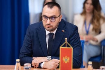 Stjepović pisao Miloviću: Ne ukidajte Osnovni sud u Danilovgradu – nemate nijedan razlog za to, naprotiv! Stjepović pisao Miloviću: Ne ukidajte Osnovni sud u Danilovgradu – nemate nijedan razlog za to, naprotiv!