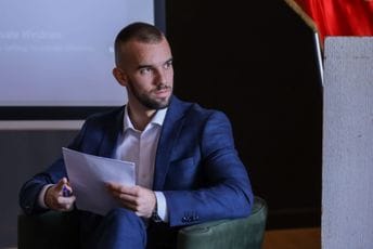 Bošković povodom lošeg rezultata eksternog maturskog ispita: Obrazovani mladi osnova razvoja, potreban novi “softver” Bošković povodom lošeg rezultata eksternog maturskog ispita: Obrazovani mladi osnova razvoja, potreban novi “softver”