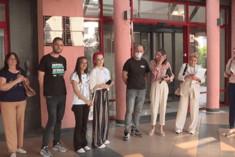 Pacijenti na dijalizi postigli dogovor sa Radovićem: Dobiće parking, čipove, bolju hranu Pacijenti na dijalizi postigli dogovor sa Radovićem: Dobiće parking, čipove, bolju hranu