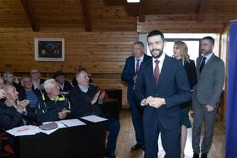 Živković: Biće dovedena u pitanje nezavisnost Crne Gore, DPS jedina prepreka na tom putu Živković: Biće dovedena u pitanje nezavisnost Crne Gore, DPS jedina prepreka na tom putu