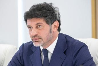 Gruzija baš ide stopama Rusije: Vlast sad predlaže anti-LGBT zakon, a promoviše ga - Kaha Kaladze Gruzija baš ide stopama Rusije: Vlast sad predlaže anti-LGBT zakon, a promoviše ga - Kaha Kaladze