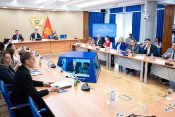 Nadležni tvrde da i dalje ima izazova u ophođenju društva prema ovoj kategoriji oboljelih: Dobila otkaz jer je onkološki pacijent Nadležni tvrde da i dalje ima izazova u ophođenju društva prema ovoj kategoriji oboljelih: Dobila otkaz jer je onkološki pacijent