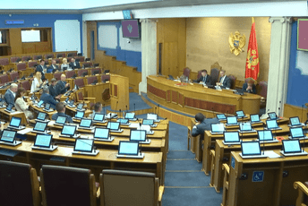Poslanici opozicije najavili podršku IBAR zakonima, Milović: Crna Gora hoda po tankoj liniji Poslanici opozicije najavili podršku IBAR zakonima, Milović: Crna Gora hoda po tankoj liniji