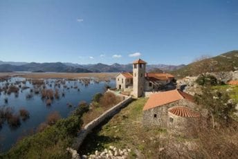 Posjetioci pored karte za NP plaćaju i obilazak Manastira Kom: Novac namijenjen rekonstrukciji krova Posjetioci pored karte za NP plaćaju i obilazak Manastira Kom: Novac namijenjen rekonstrukciji krova