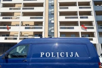 (VIDEO) SPO skinulo pečate sa Bemaxovih stanova (VIDEO) SPO skinulo pečate sa Bemaxovih stanova