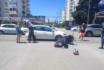 Bar: Sudar auta i motora u centru grada Bar: Sudar auta i motora u centru grada