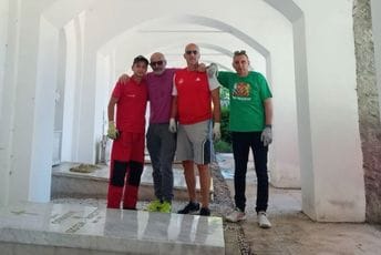 Grobove članova dinastije Petrović-Njegoš prekrilo rastinje, Cetinjani danas uredili prostor