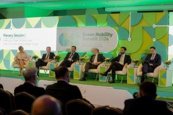 Radulović na Samitu Green Mobility u Sarajevu: Čiste tehnologije rastući trend u Crnoj Gori Radulović na Samitu Green Mobility u Sarajevu: Čiste tehnologije rastući trend u Crnoj Gori