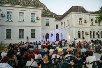 Koncert učenika kao poklon gradu: U Kotoru obilježeno pola vijeka UCG i 65 godina Pomorskog fakulteta Koncert učenika kao poklon gradu: U Kotoru obilježeno pola vijeka UCG i 65 godina Pomorskog fakulteta